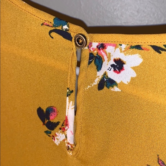 Yellow floral top - Picture 5 of 5